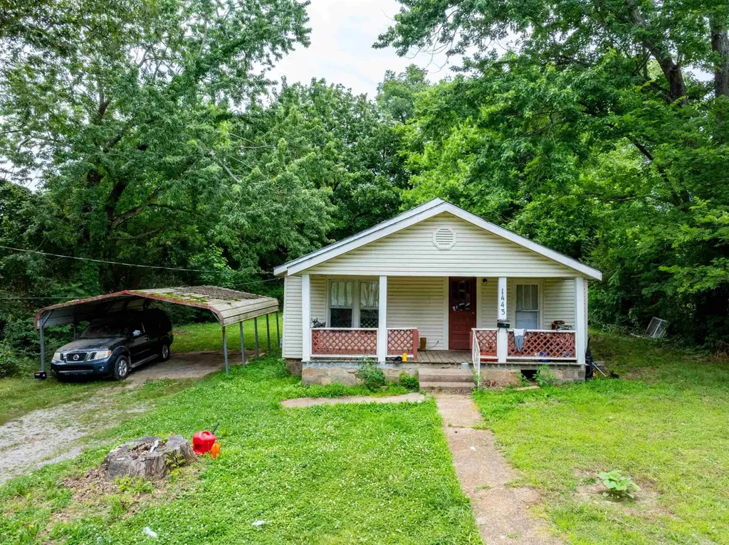 1443 N Heights Ave
