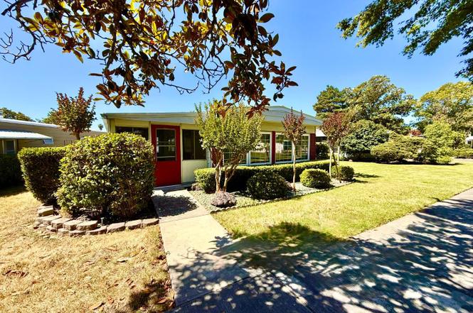 212 Cazares Cir
