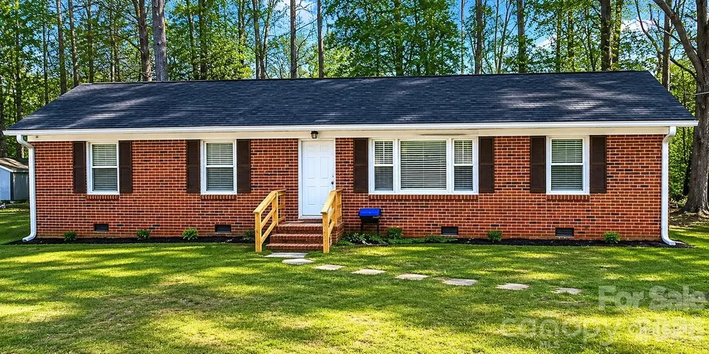 122 Birchwood Dr