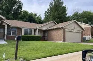 6587 Dolphin Cir Unit B