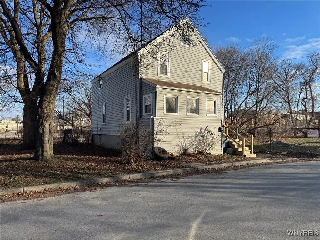 11 Hall St St