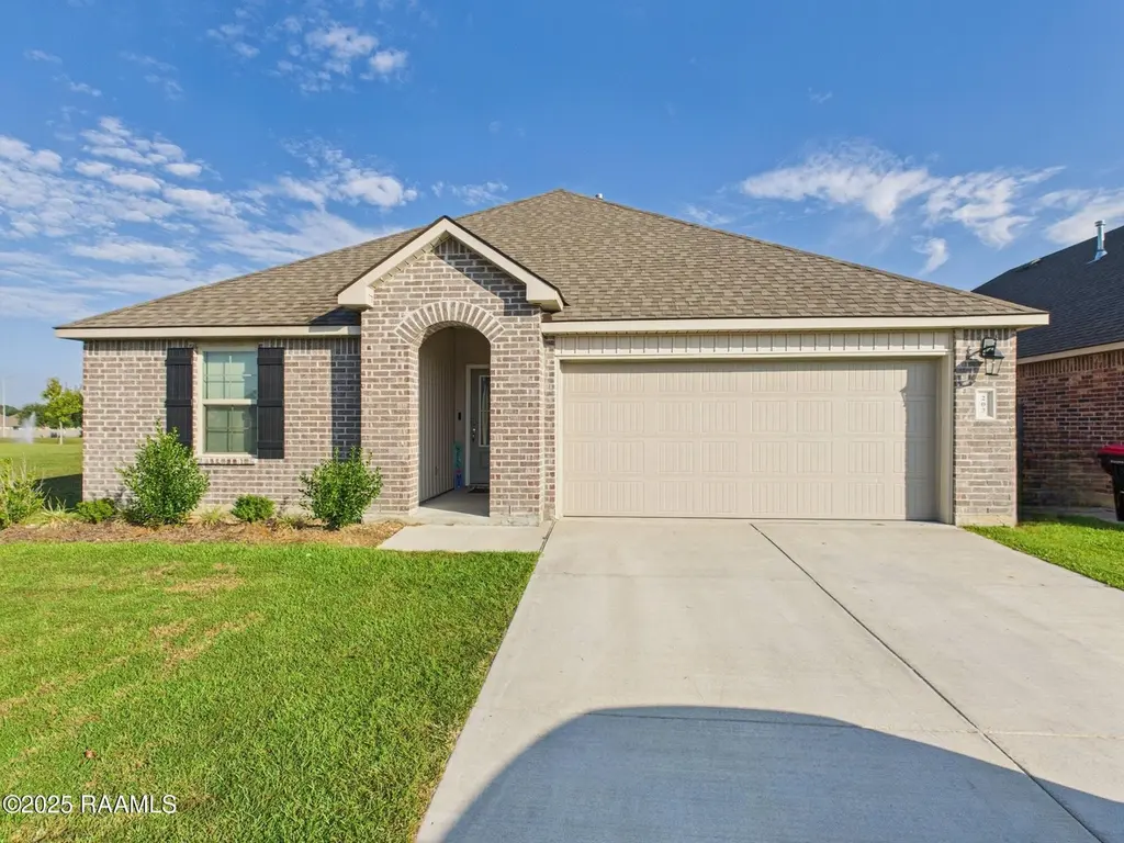 203 Cedar Peak Ln