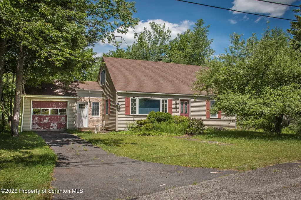 12 Lake Dr