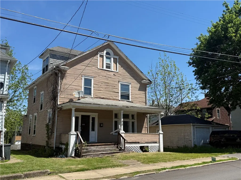 10 W Miller St