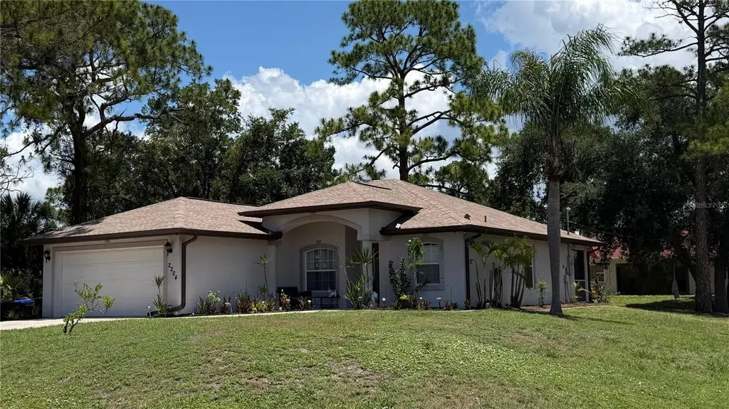 2204 Sparkle Ln
