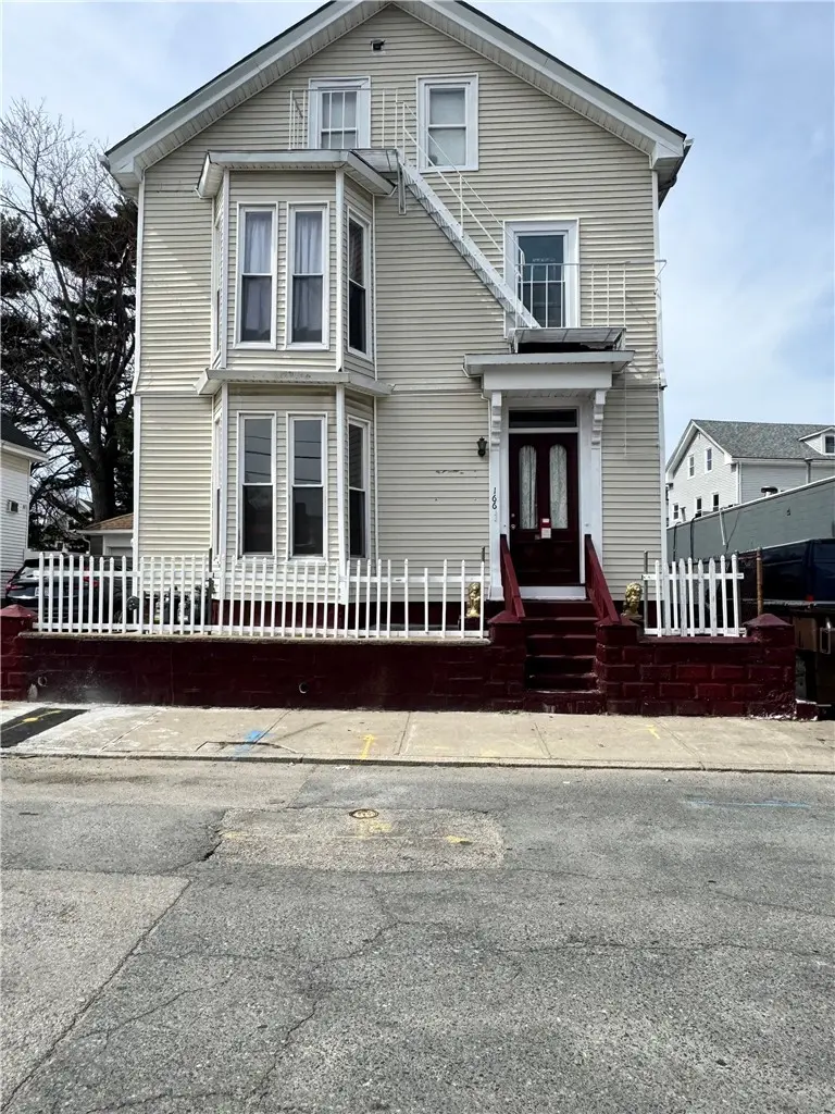 166 Bath St