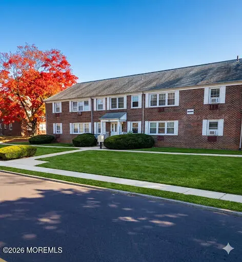 62 Stonehurst Blvd Unit E