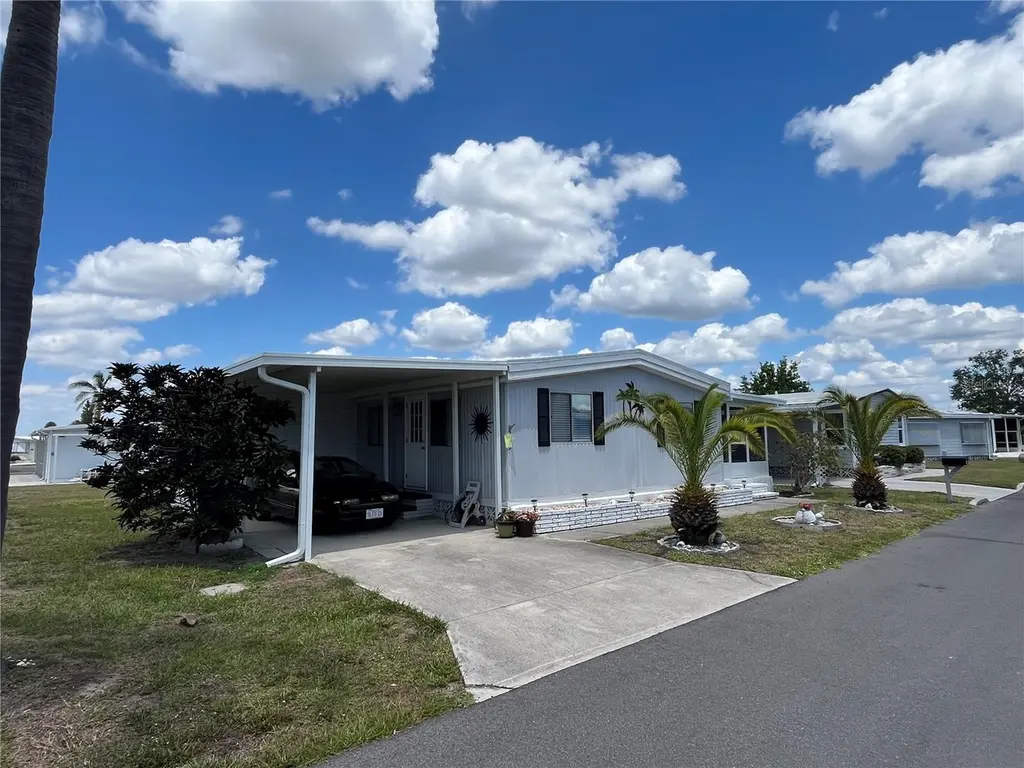 533 Cervina Dr S