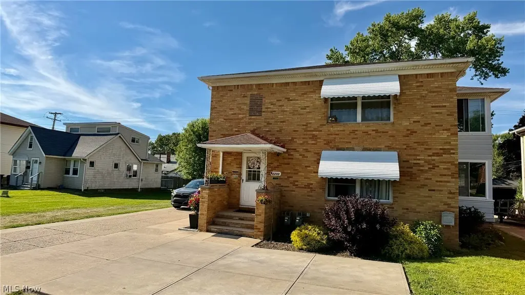 3200 Snow Rd