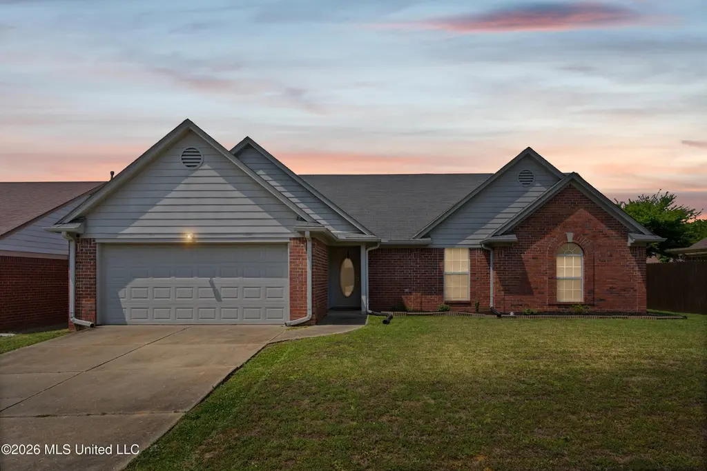 6365 Oak Leaf Dr