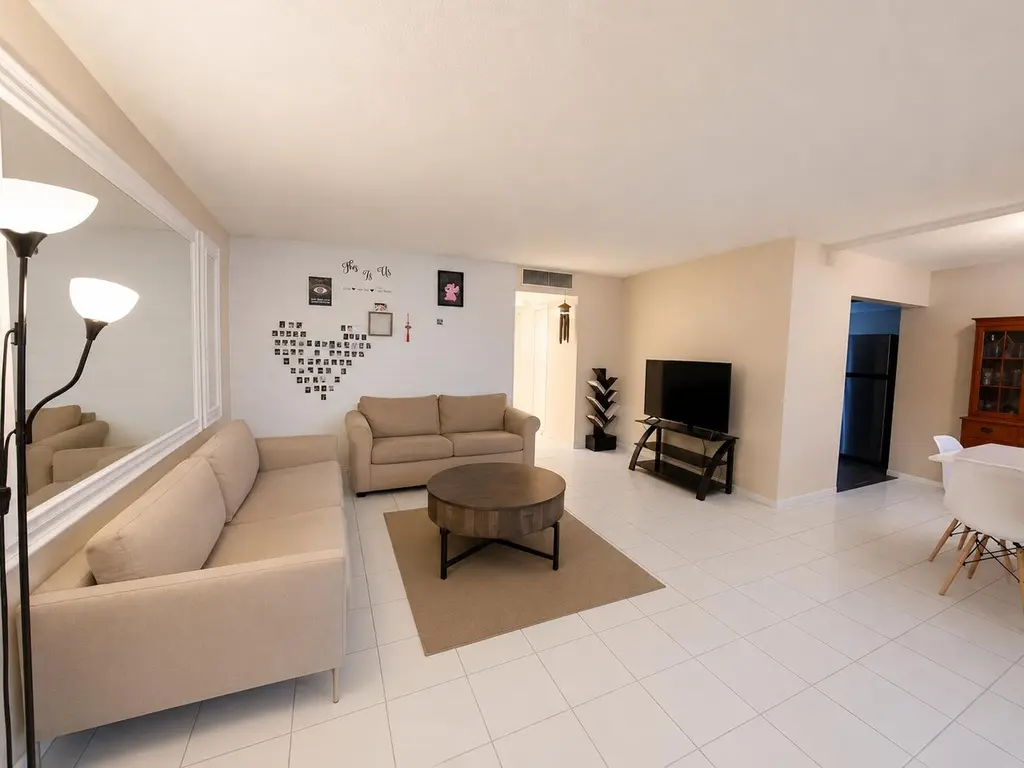 5203 NE 24th Ter Unit B108