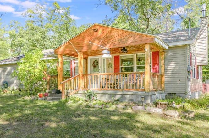 8200 Chain Lake Rd