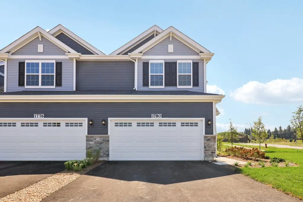 1733 Stable Ln