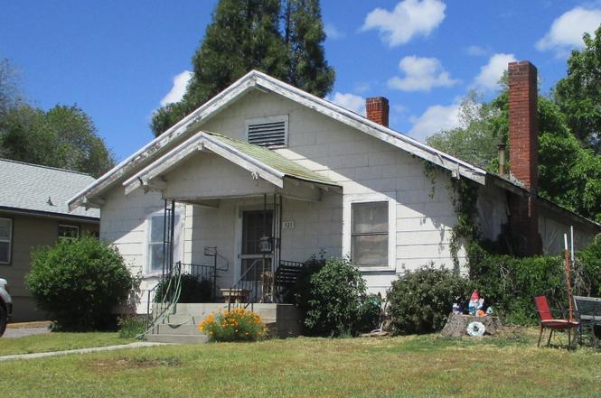 321 Crater Lake Pkwy