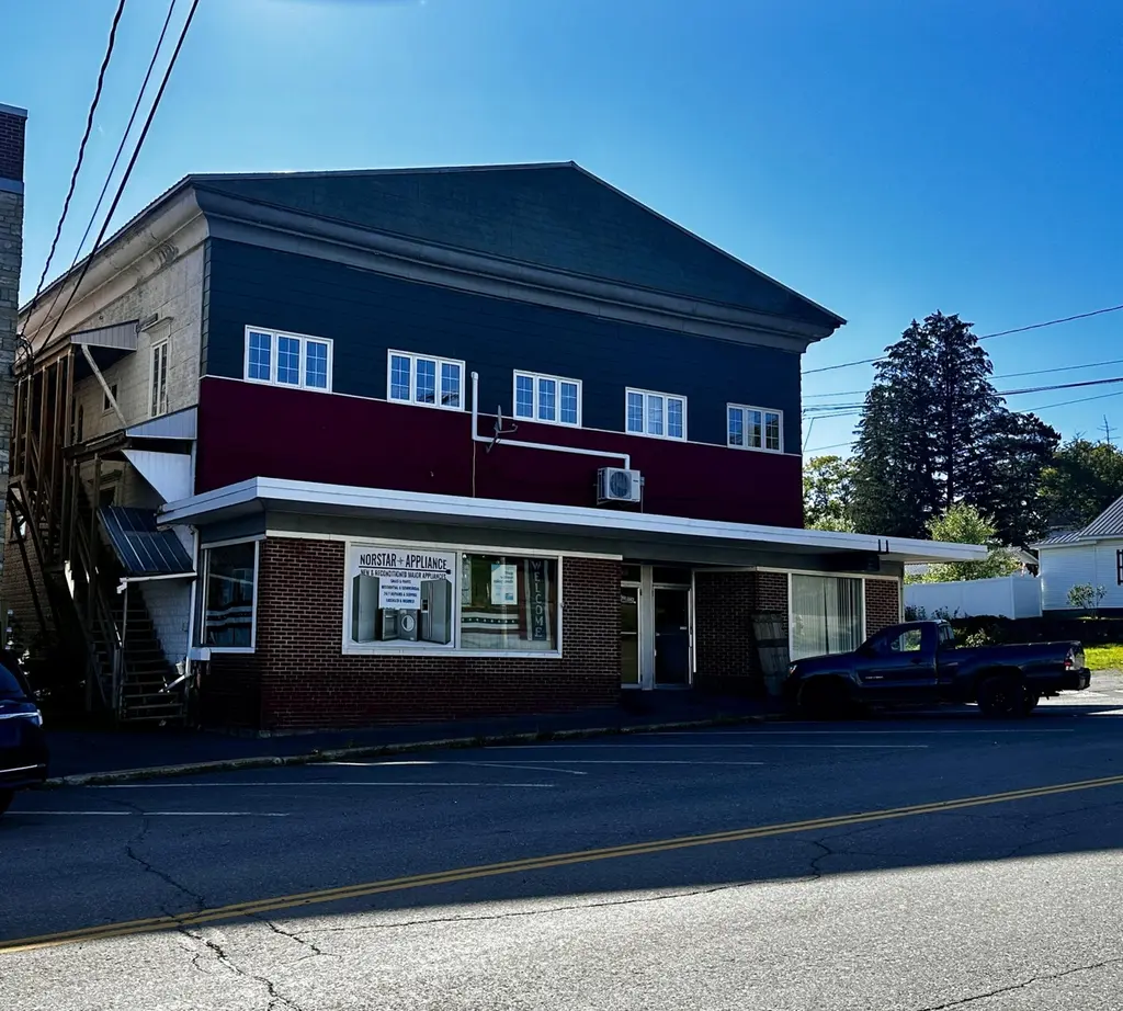 34 Main St