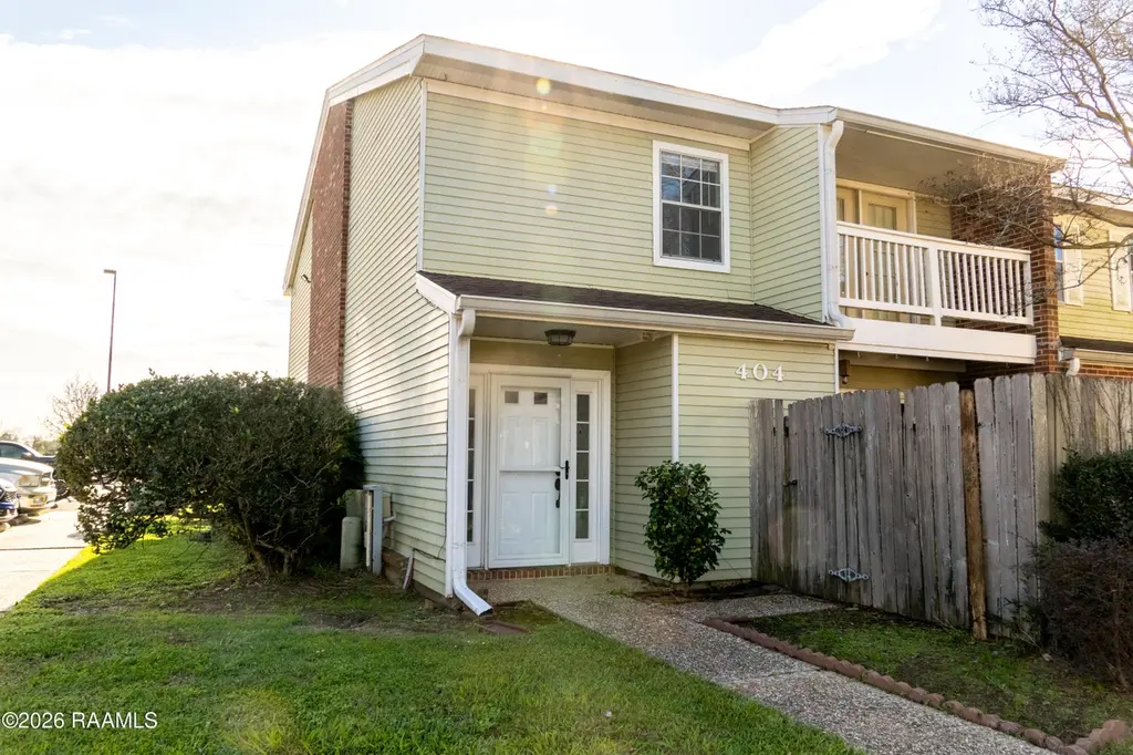 101 Wilbourn Blvd #404