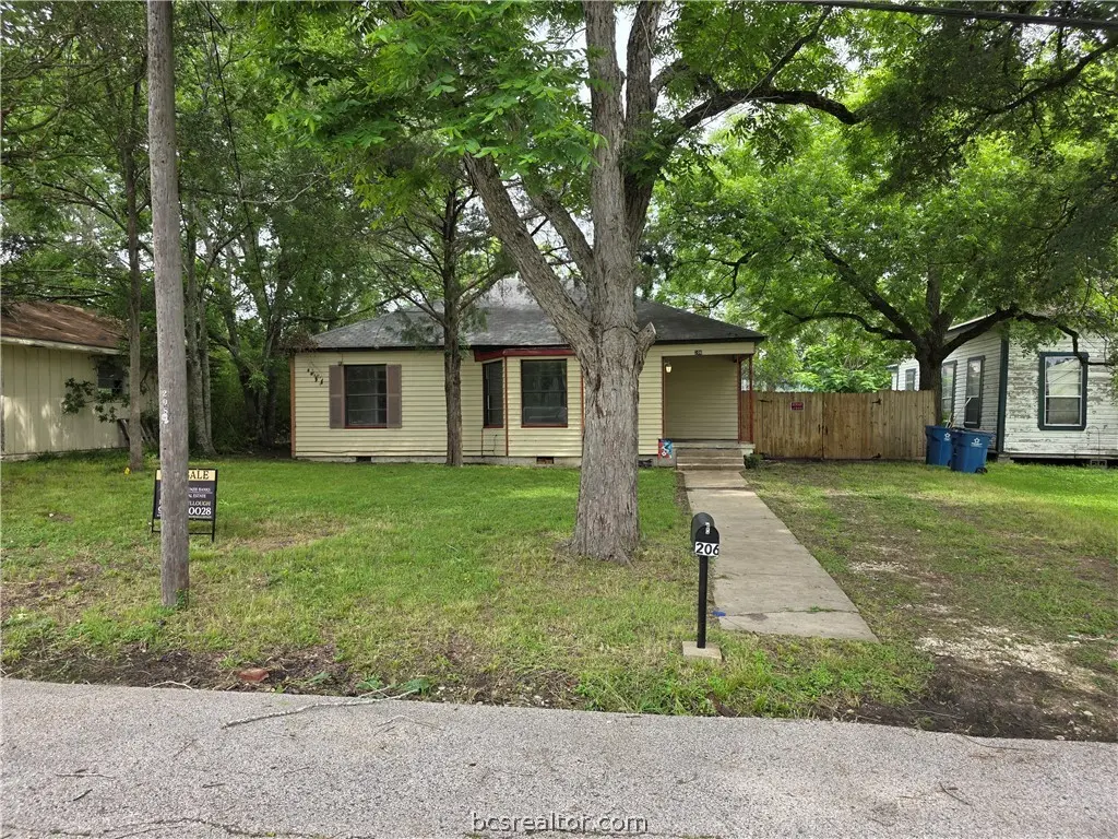206 Gibbs St