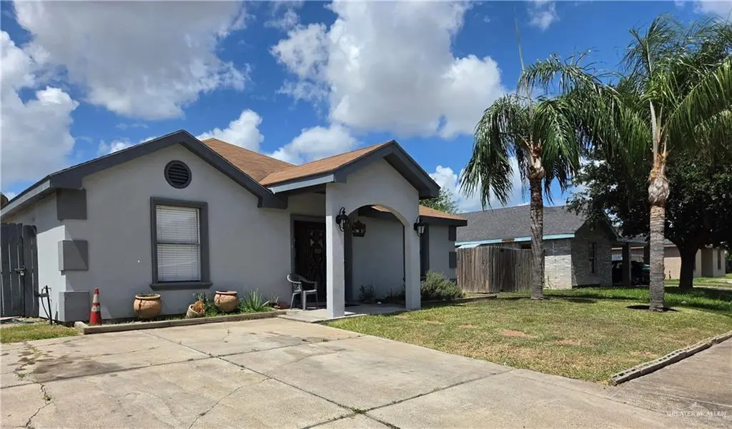 811 W Falcon Ave