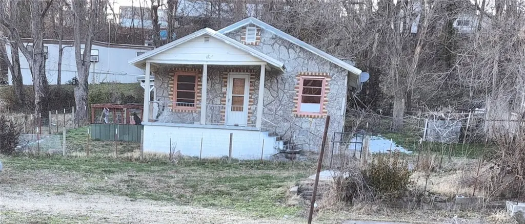 110 Highway 412