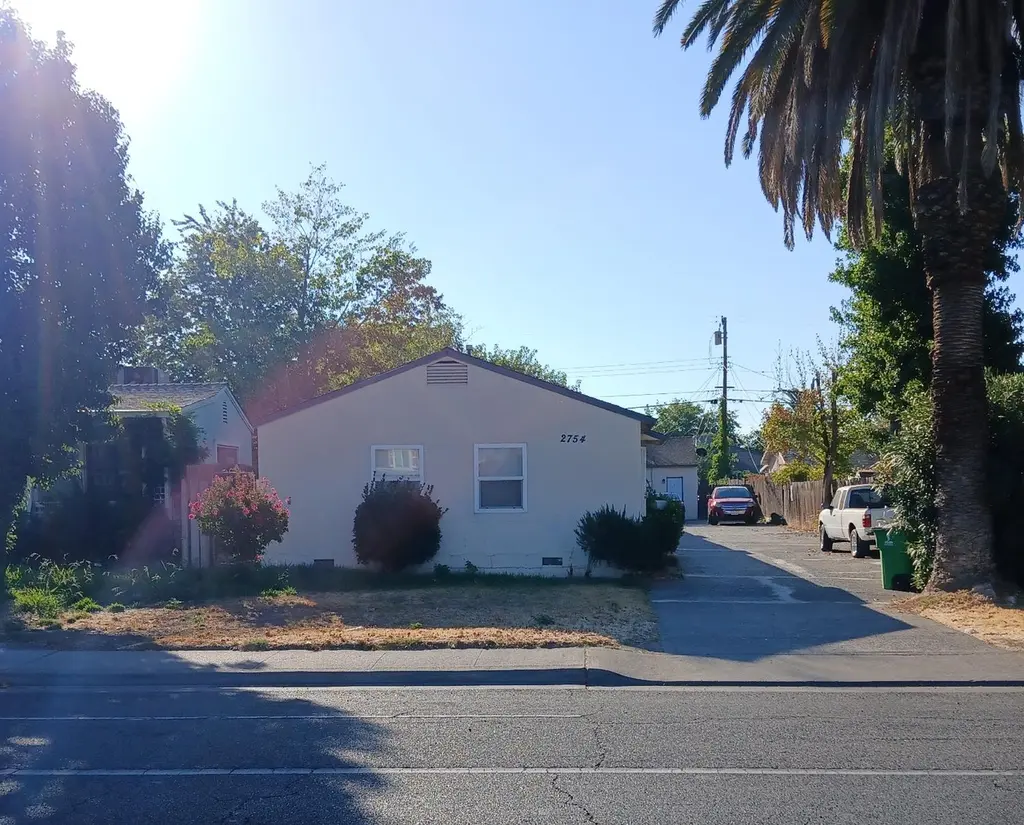 2754 Del Paso Blvd
