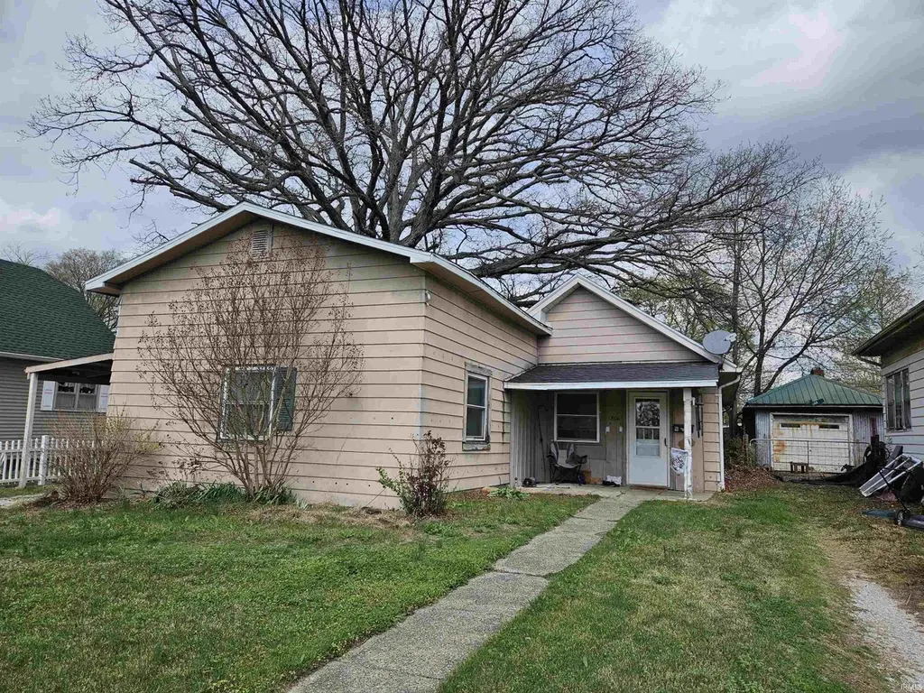1804 Main St