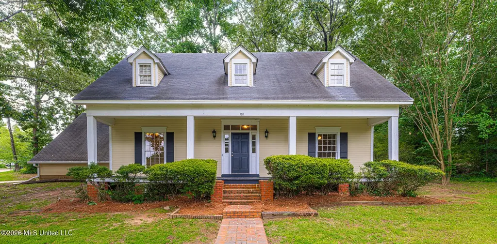 110 Bayleaf Ln