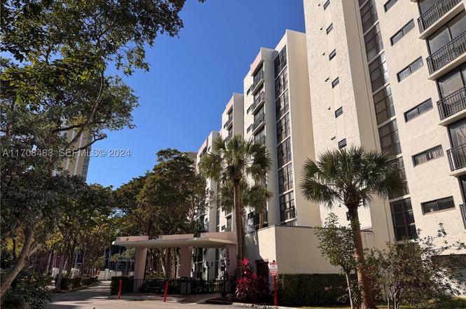 16919 N Bay Rd #117