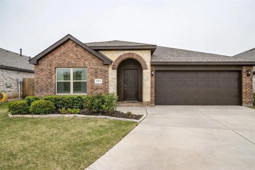1004 Fairfax Dr