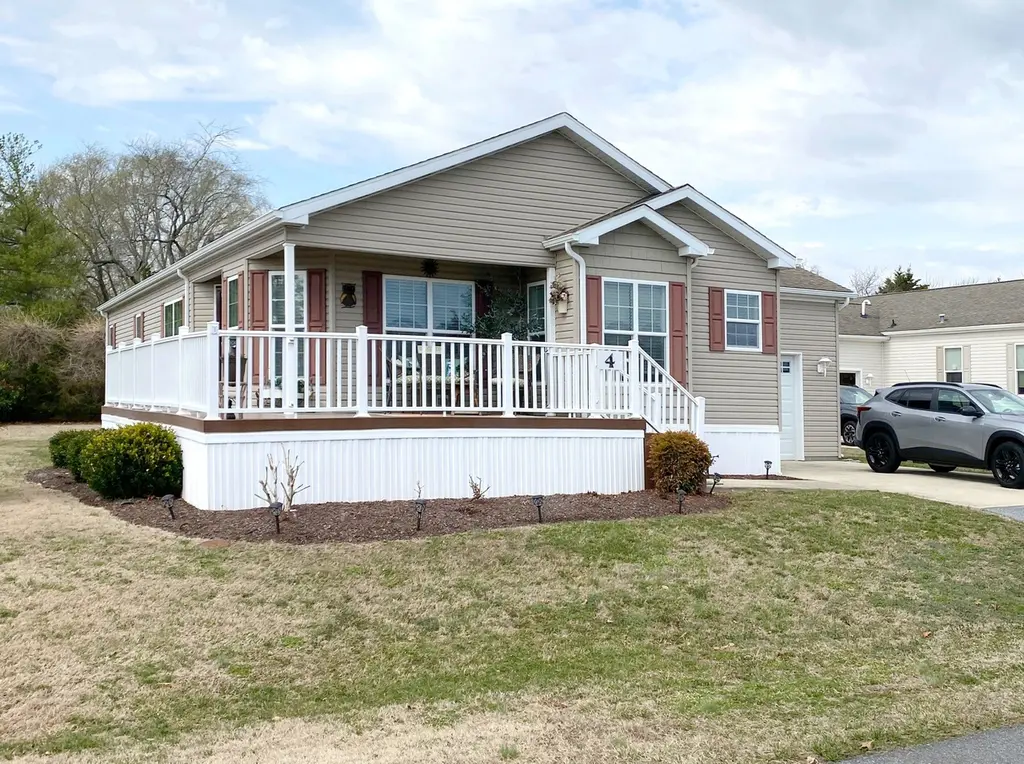 4 Buckingam Dr Unit BUC004