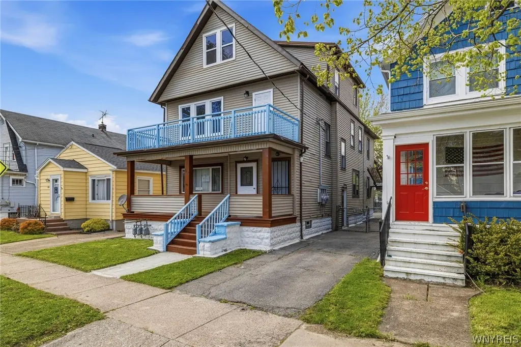 162 W Woodside Ave