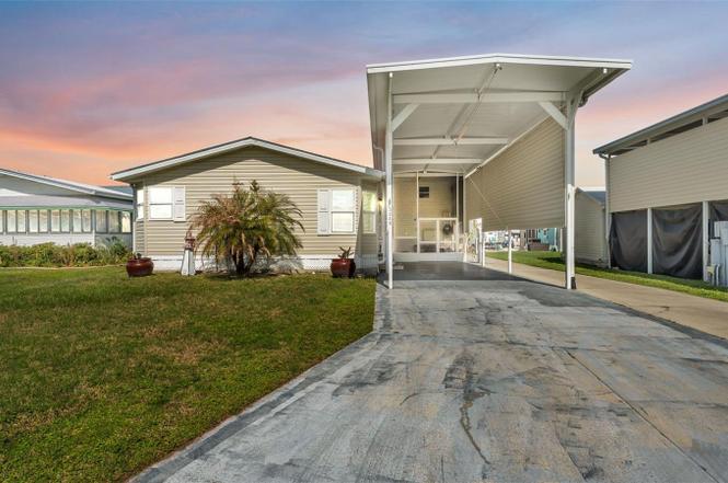 5248 Island View Cir S