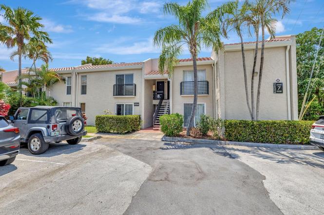 5336 NE 6th Ave Unit H7