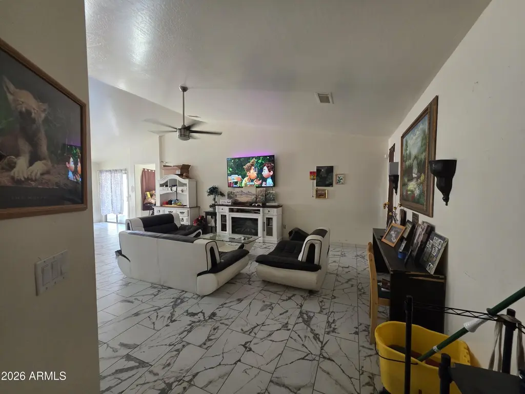 44144 W Cypress Ln