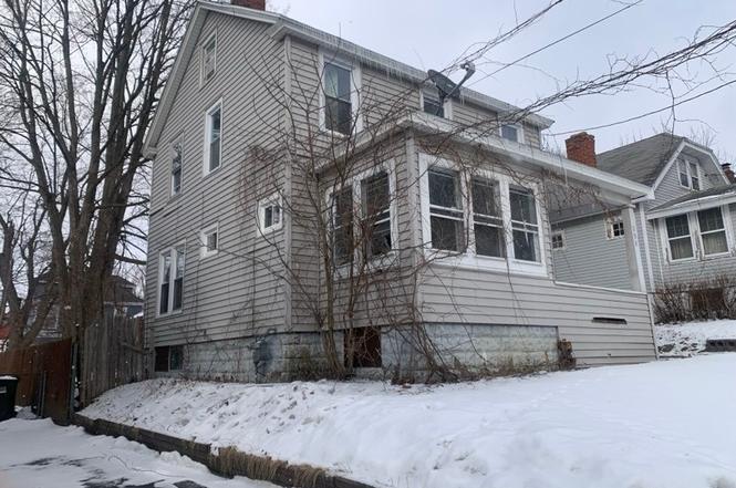 133 Hobart Ave