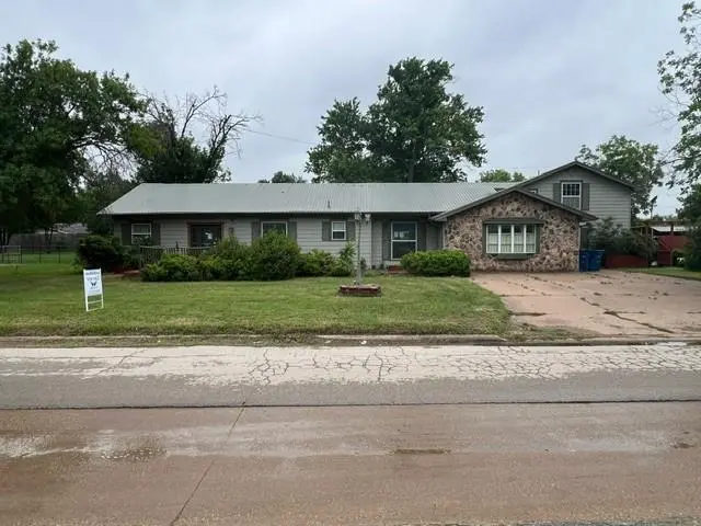 1305 W Elliott St
