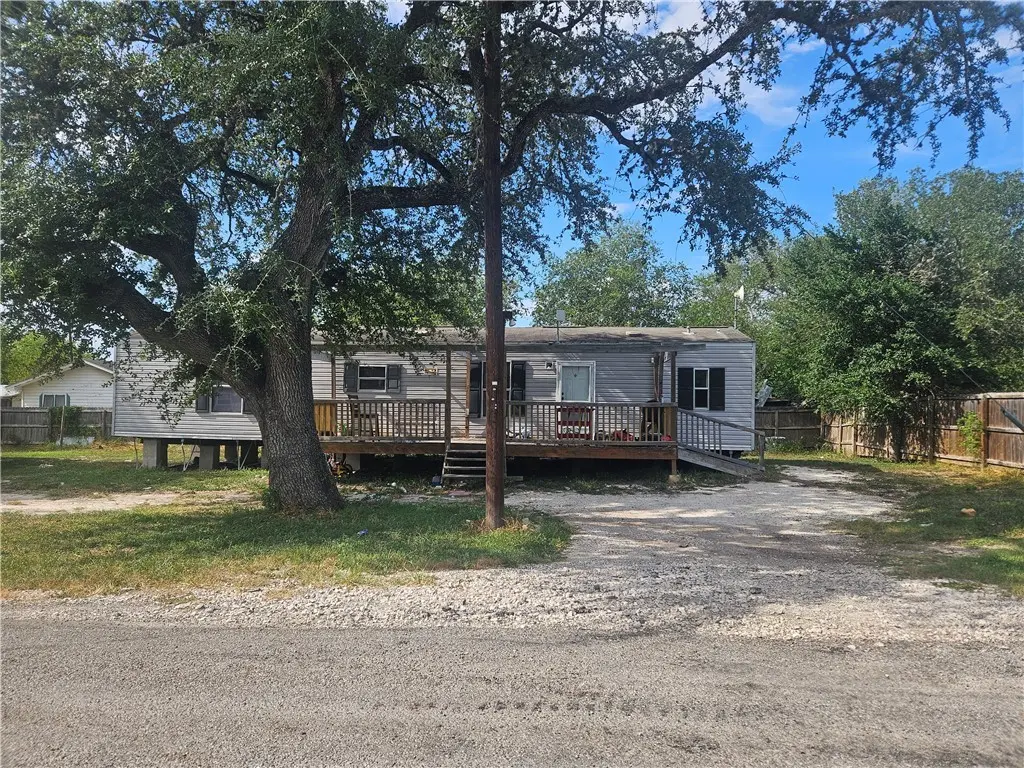 421 Walton