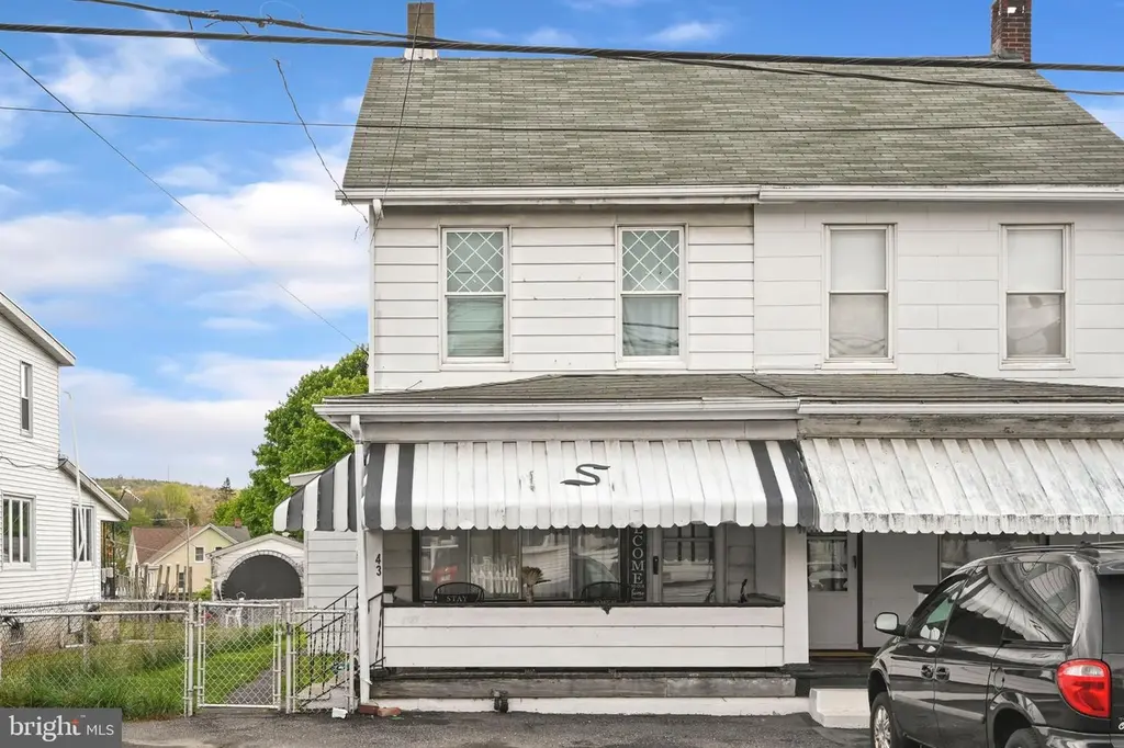 43 Lakeside Rd