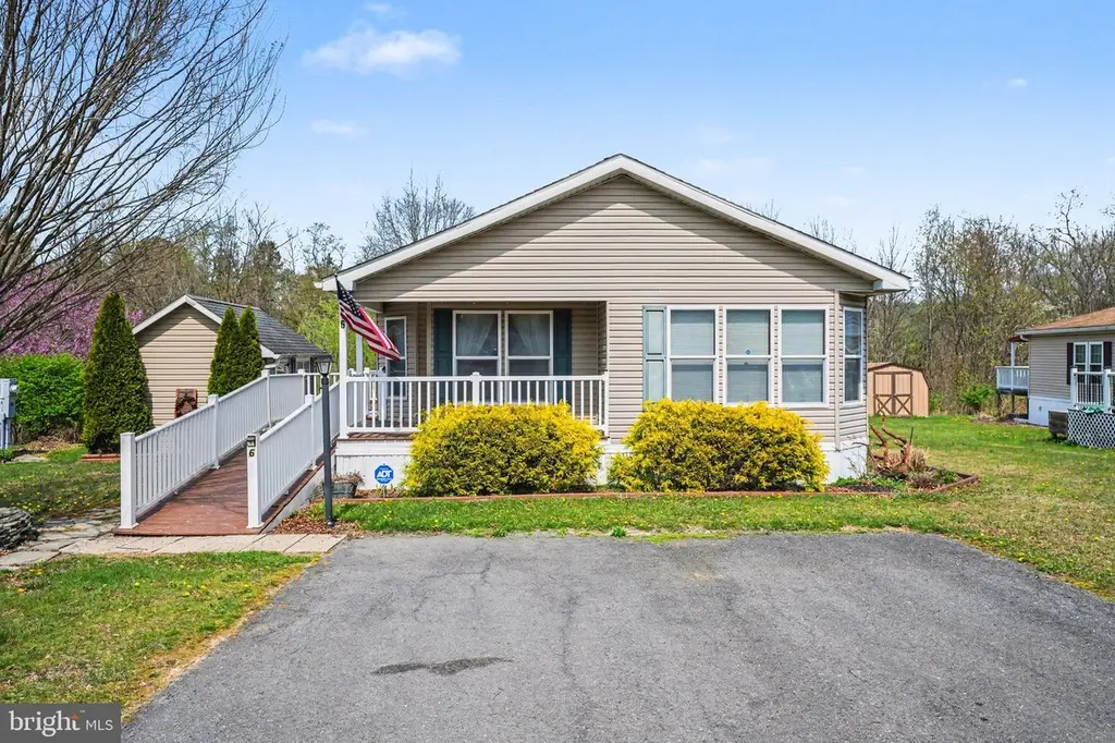 6 Meadowview Dr