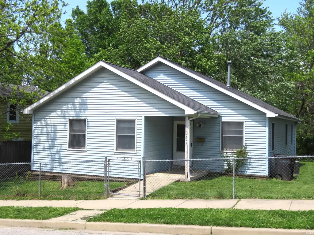 632 Romig St