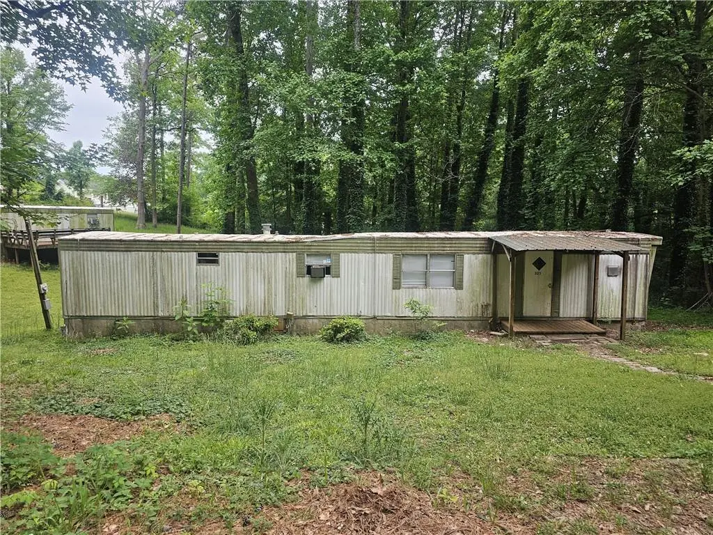 305 Dogwood St