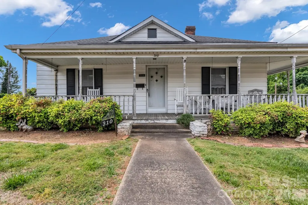 310 E Ryder Ave
