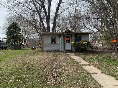 352 Birch Ave S