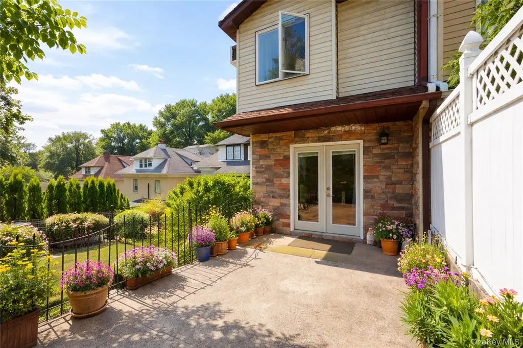 40 Creston Pl