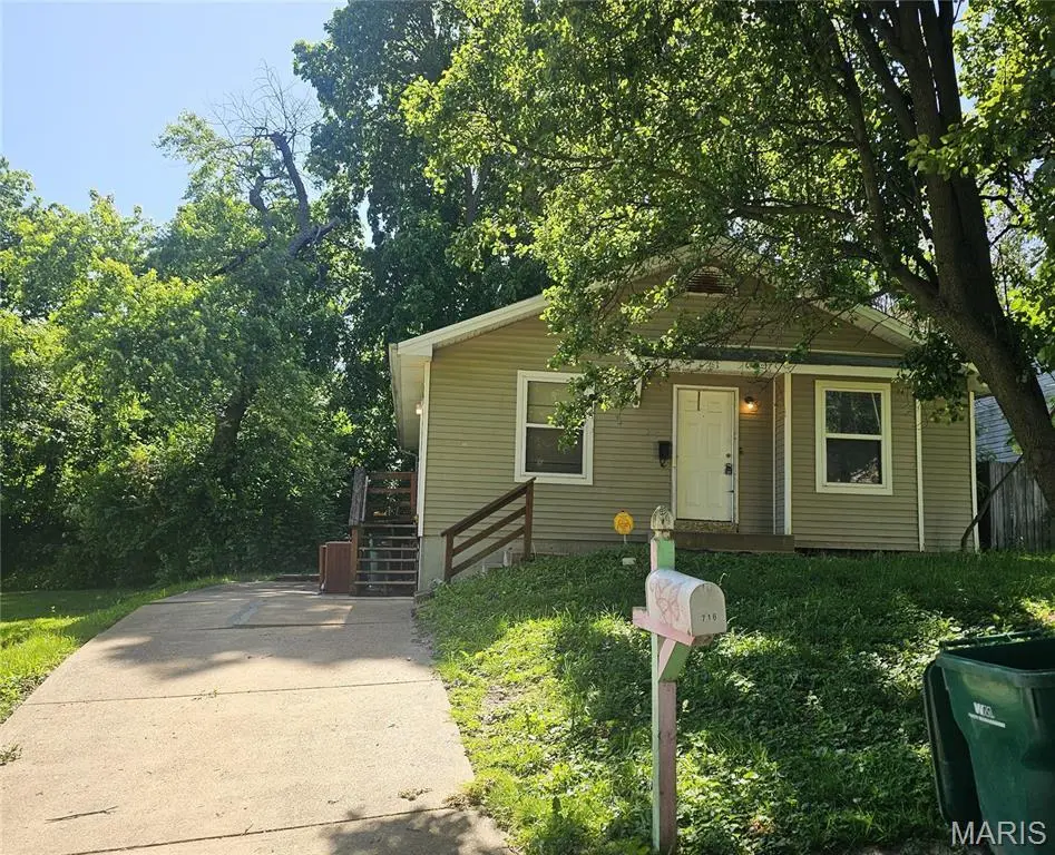 716 Bell Ave
