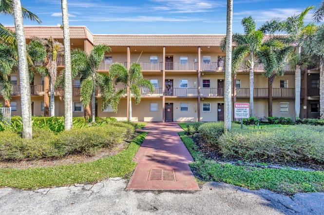 120 Sparrow Dr #213