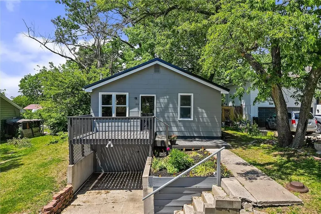 202 N Titus Ave