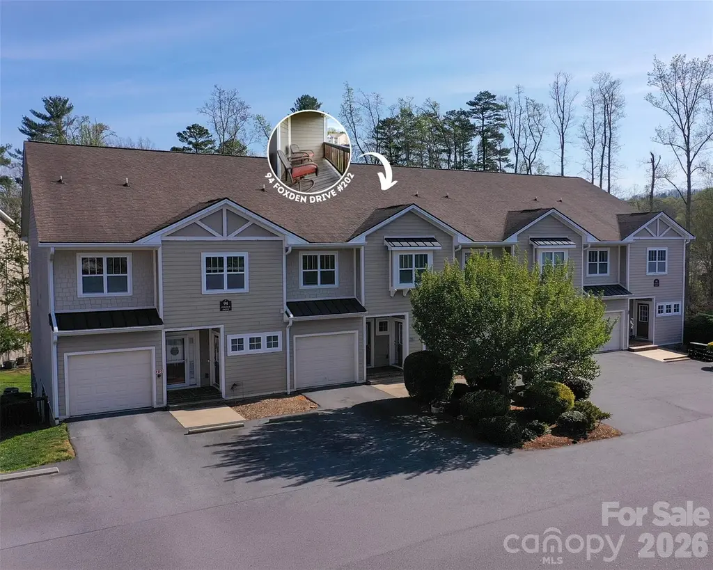 94 Foxden Dr #202
