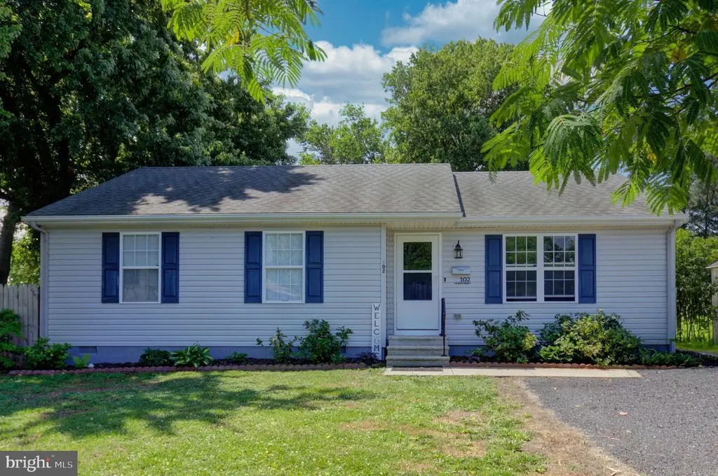 102 W East St