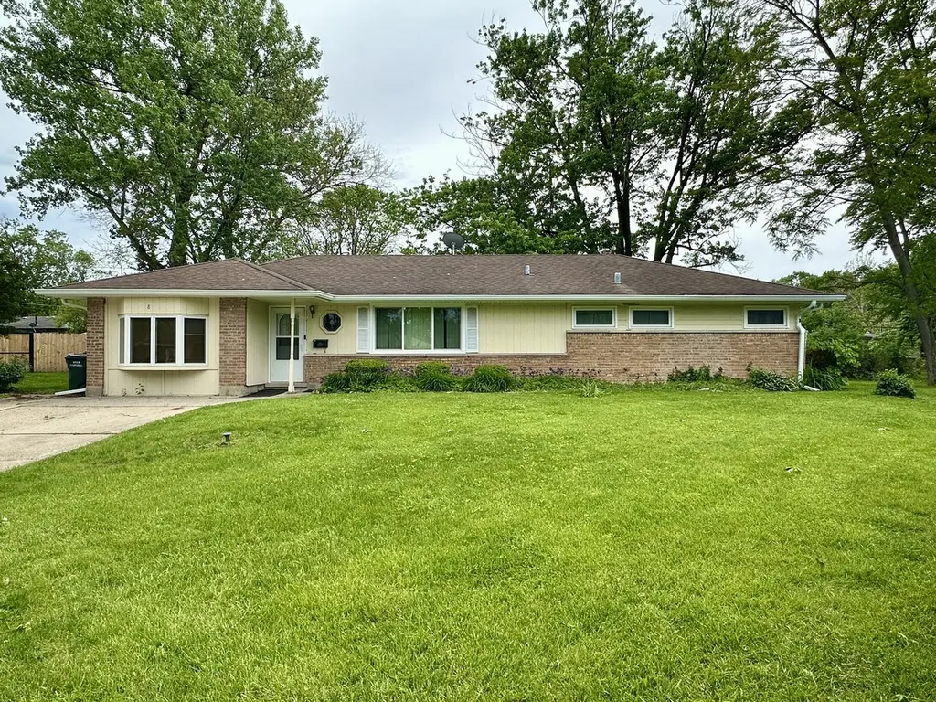 8 Waverly Ct