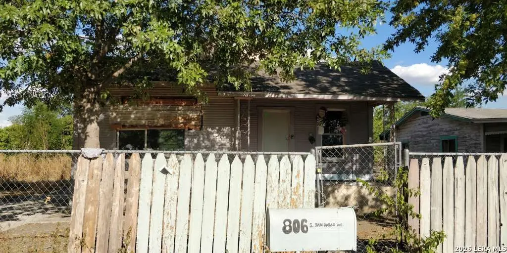 806 S San Dario Ave